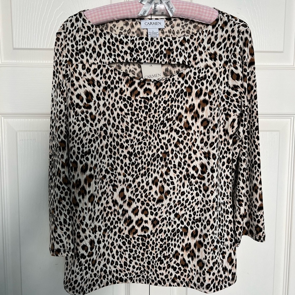 NWT CARMEN Carmen Marc Valvo 3/4 Sleeve Animal Print Blouse